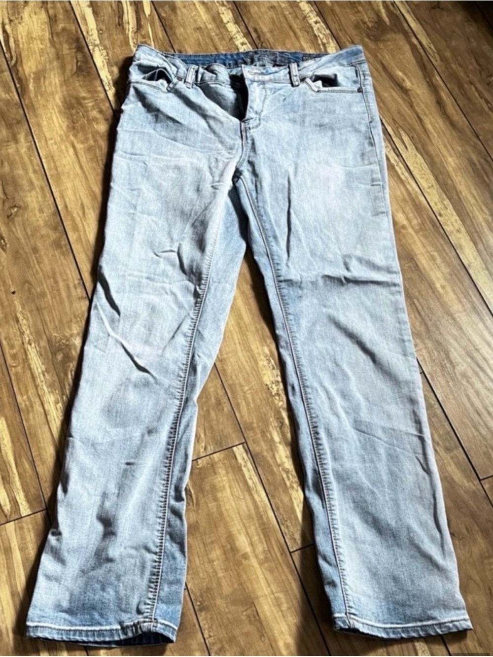Buffalo Misha Mid Rise Straight Leg Light Wash Jeans in Size 30